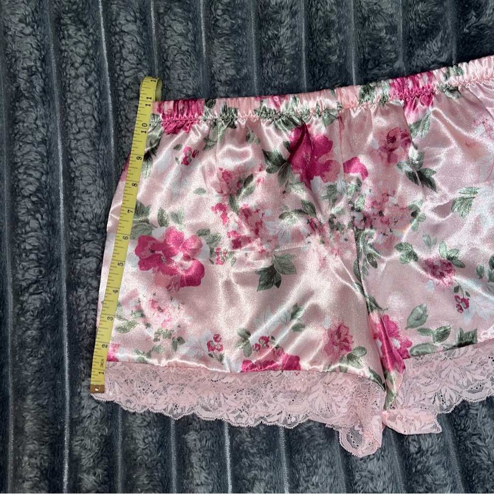 🔵(4 for $25)🔵 satin sleep shorts - Picture 7 of 8